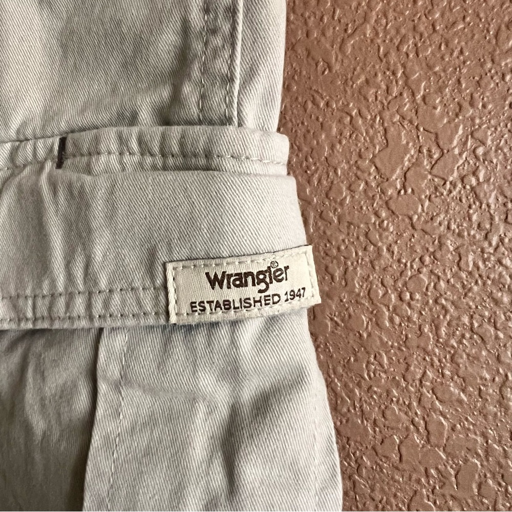 Wrangler Men's Beige Cargo Shorts Size 42 Regular - Picture 3 of 6
